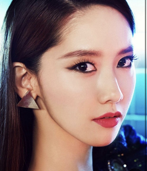 韩式眼妆(韩国女明星不同妆容,感官年龄也不同?总有人浓妆淡抹总相宜)