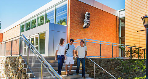 新加坡留学学费,新加坡留学一年学费