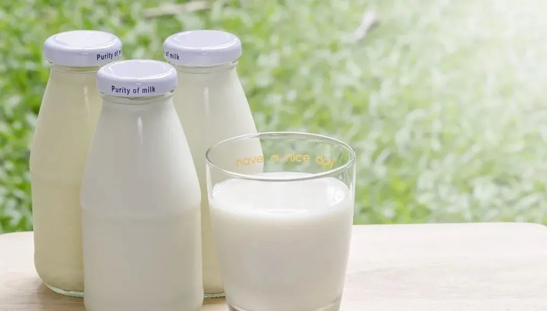 这些“假牛奶”已被列入黑名单，有人还整箱买！关于牛奶的几个真相，你知道吗？