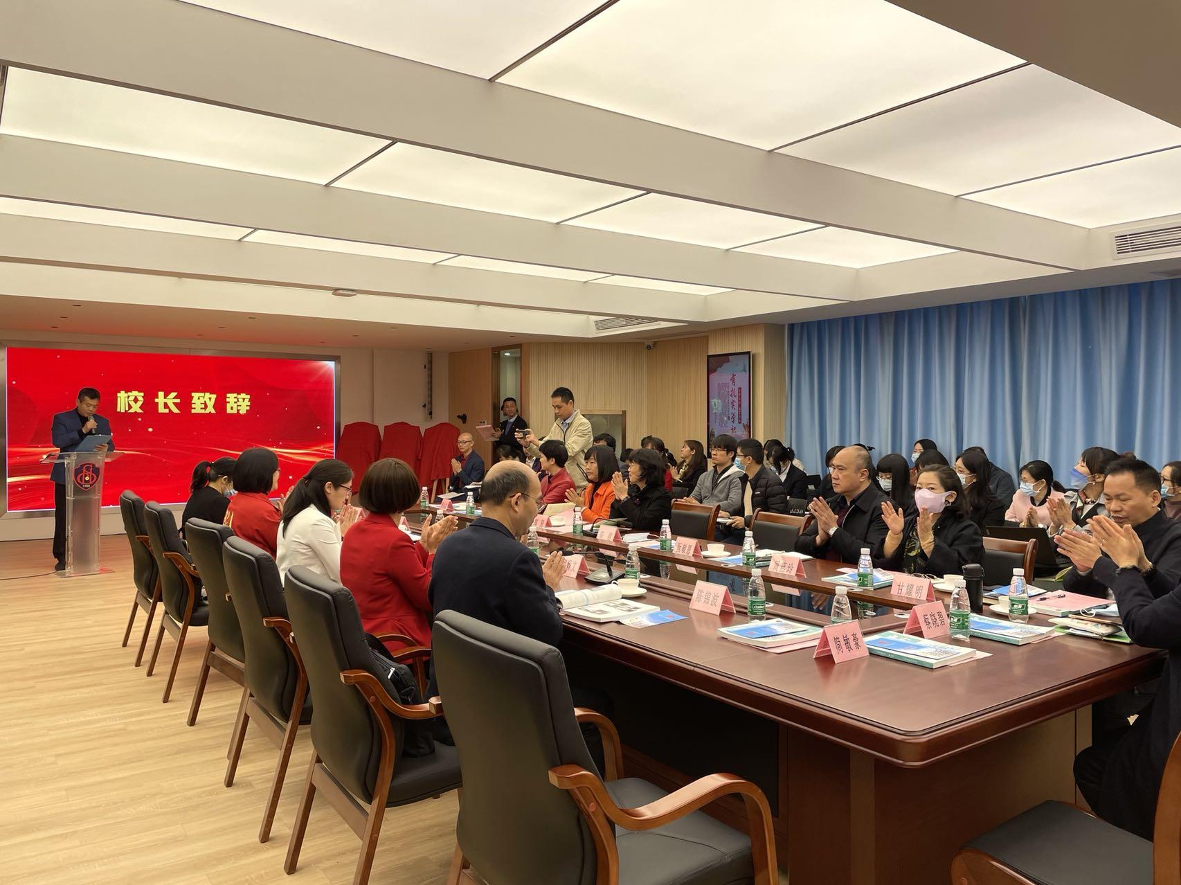 海珠區(qū)實(shí)驗(yàn)小學(xué)揭牌三個廣東省名教師工作室(圖2) 海珠區(qū)實(shí)驗(yàn)小學(xué)揭牌三個廣東省名教師工作室(圖2)