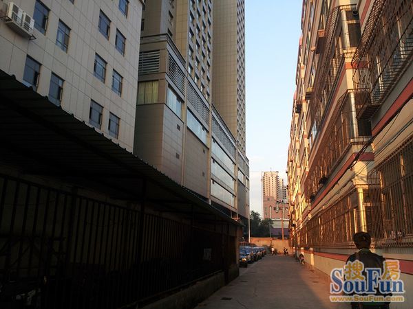 杏花岭住宅小区 VS 南内环光学仪器厂宿舍在迎泽谁更胜一筹？