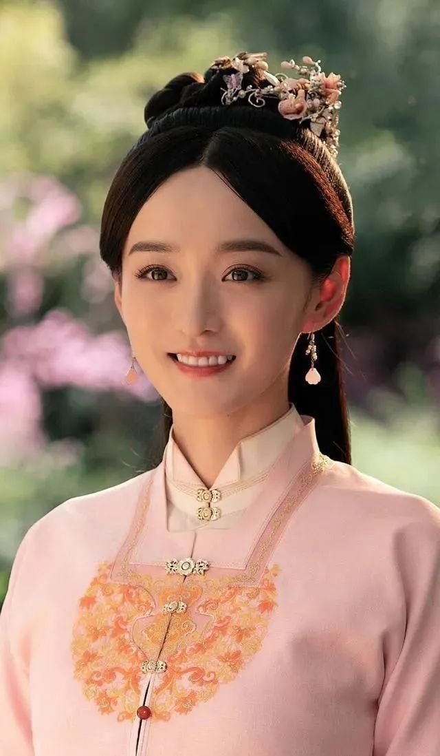 重庆美女众多，这八位重庆女星，个个温柔美丽，知性大方