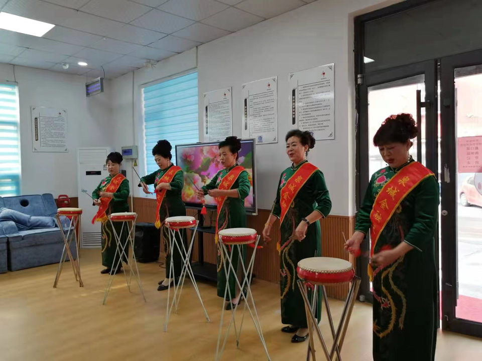 被骗140万后，八旬奶奶组团反诈“复仇”！当卧底成功端掉非法集资窝点