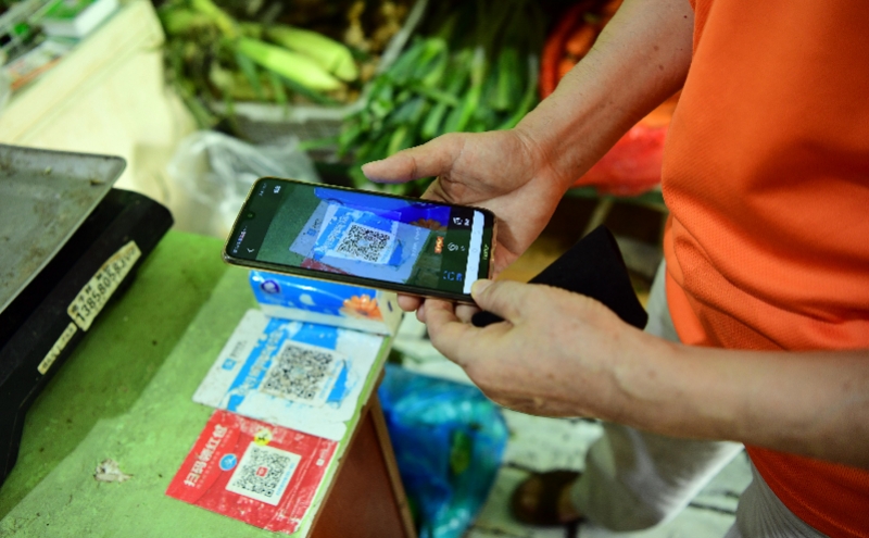 个人收款码不能用于经营收款，小摊买手抓饼要回到现金时代？