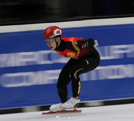 双喜临门！武大靖短道速滑世界杯500米夺冠