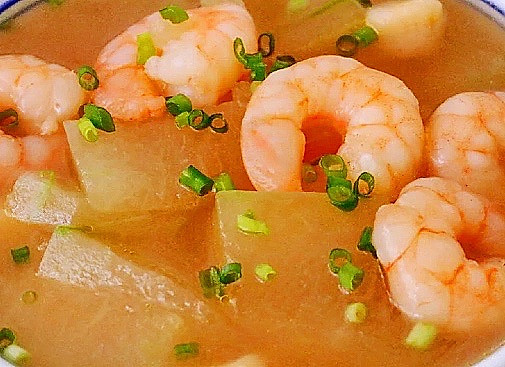 老少皆宜的冬瓜虾仁汤,香软咸鲜,味美可口