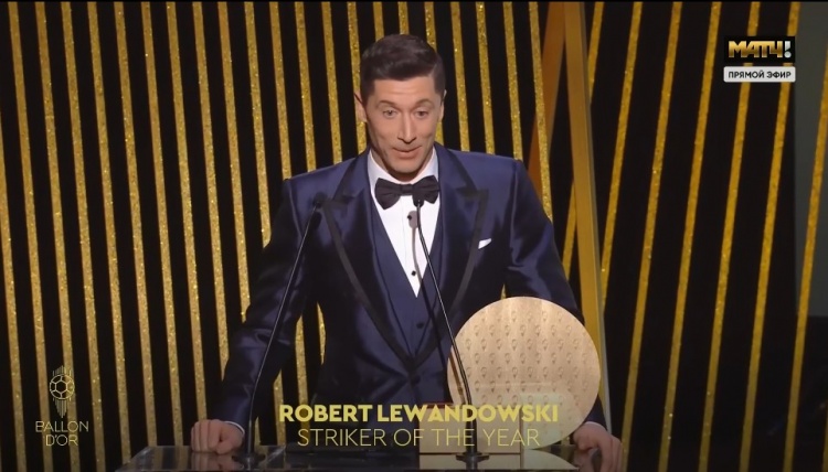 莱万获最佳前锋玉米收监控线路图怎么走（法国足球官方：莱万获评年度最佳前锋）-趣拿体育