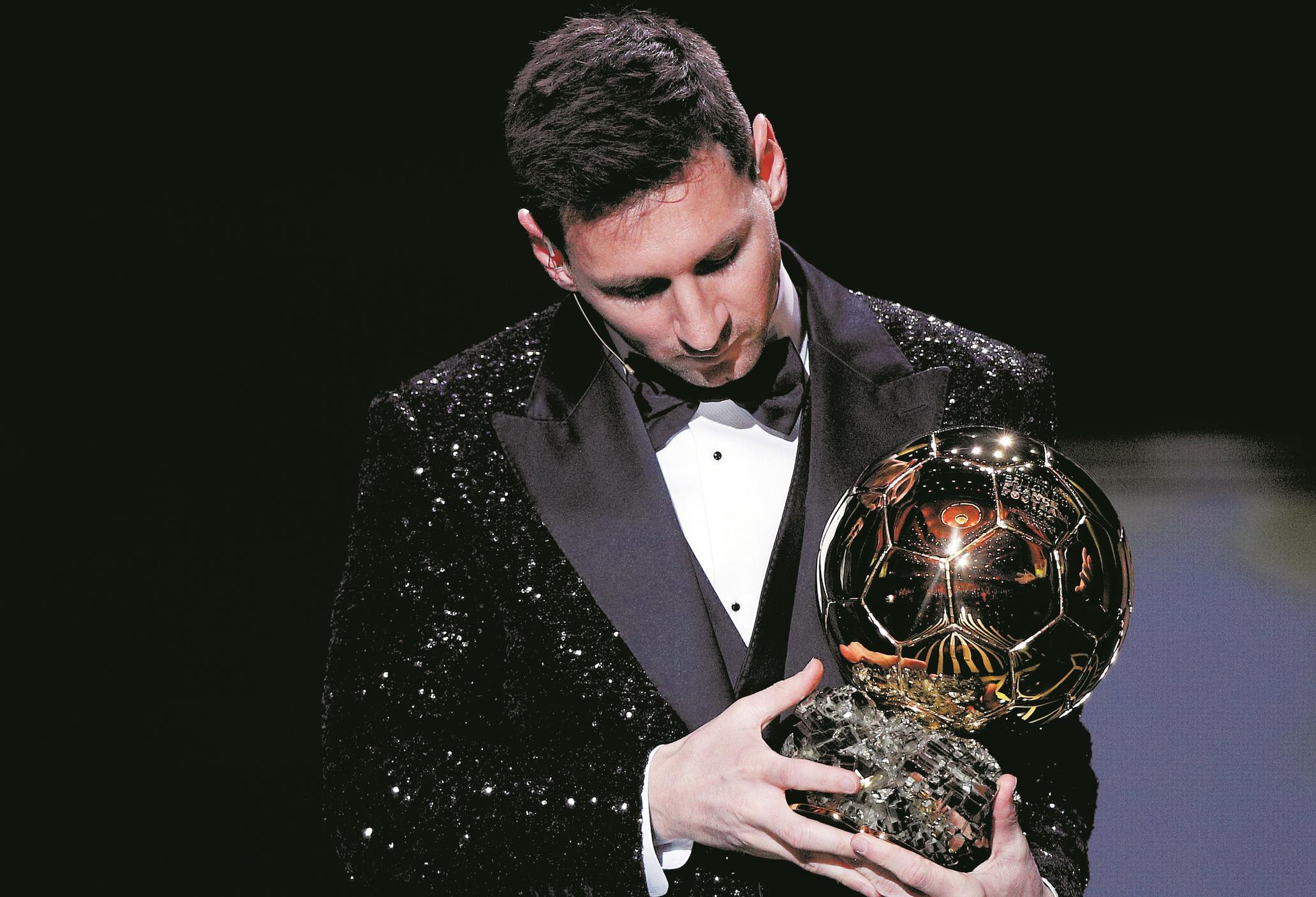 梅西第七座金球奖全过程（不负7待 一骑绝尘 梅西七夺金球创历史）