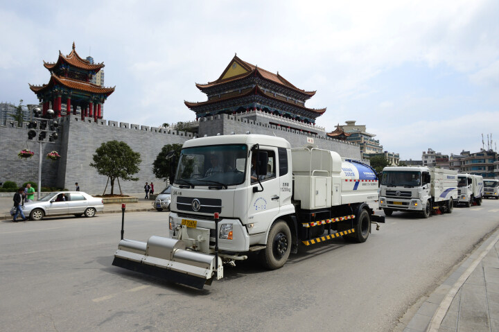 麒麟区：清垃圾，展现城市最美的样子