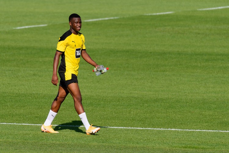 多特官方更新穆科科伤情（德媒：穆科科肌纤维撕裂，今年内无法再出场）-趣拿体育