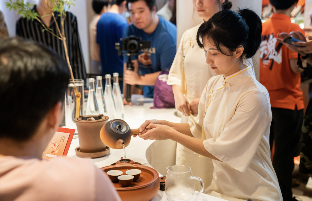 10个月160家，又一国潮茶饮品牌，从潮汕火到深圳