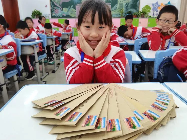 情系新疆，携手成长—东营区文苑学校少工委开展学习十九届六中全会精神主题队课