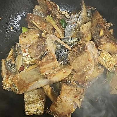 风干鱼怎么做好吃(把全家人征服的红烧风干鲅鱼)