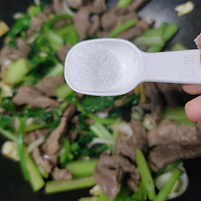 牛肉炒芹菜（告诉你吃肉还不长胖的秘诀就是芹菜炒牛肉）