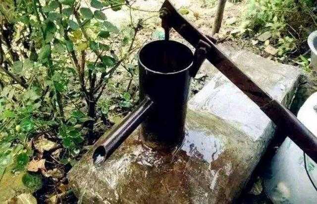 难忘老家的压水井