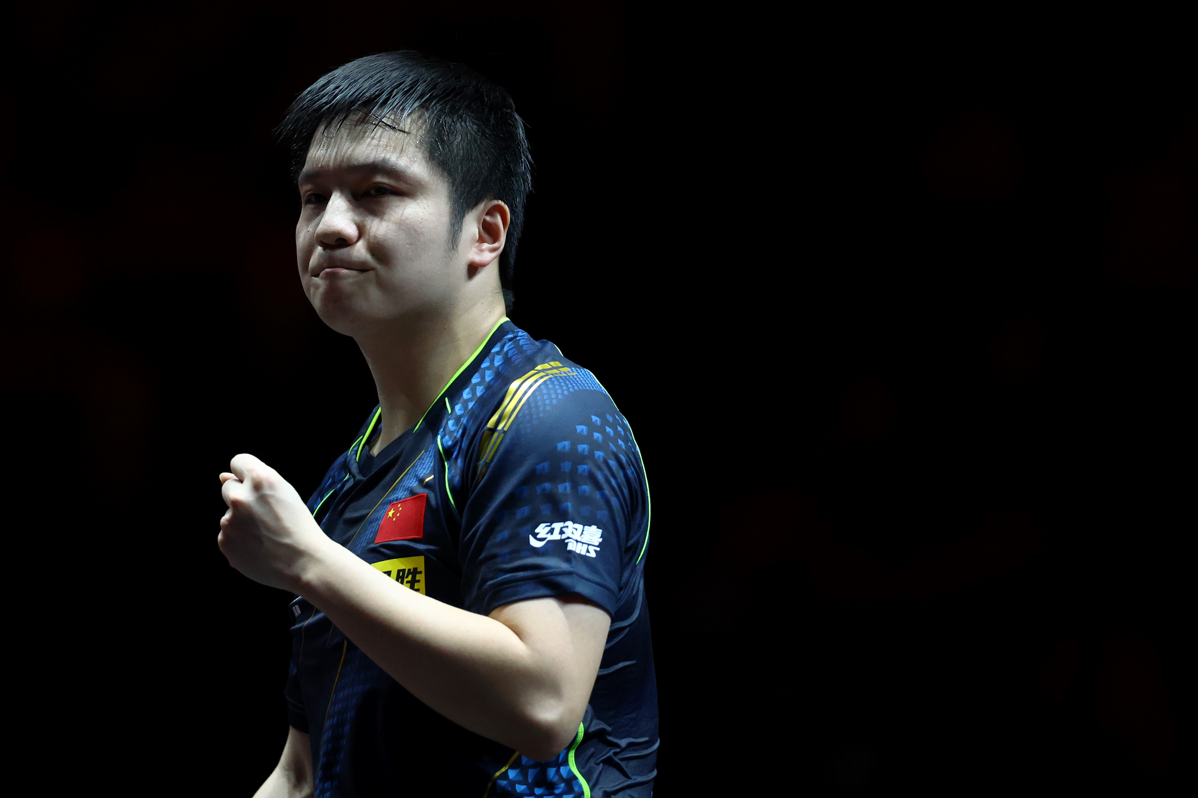 司诺克世界杯决赛（体坛联播｜樊振东世界杯决赛对阵张本智和，丁俊晖再遭一轮游）-趣拿体育