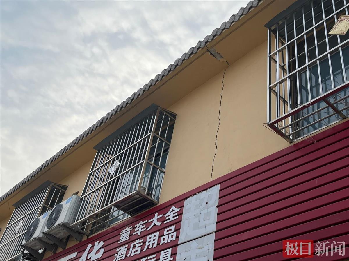 探訪孫卓養父母家：家門緊閉人不知去向，曾對外稱“兒子”是打工時生的