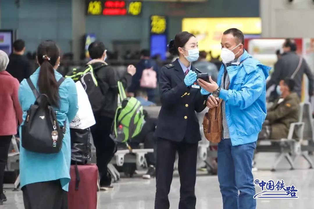 如何电话预订火车票,电话怎么预定火车票