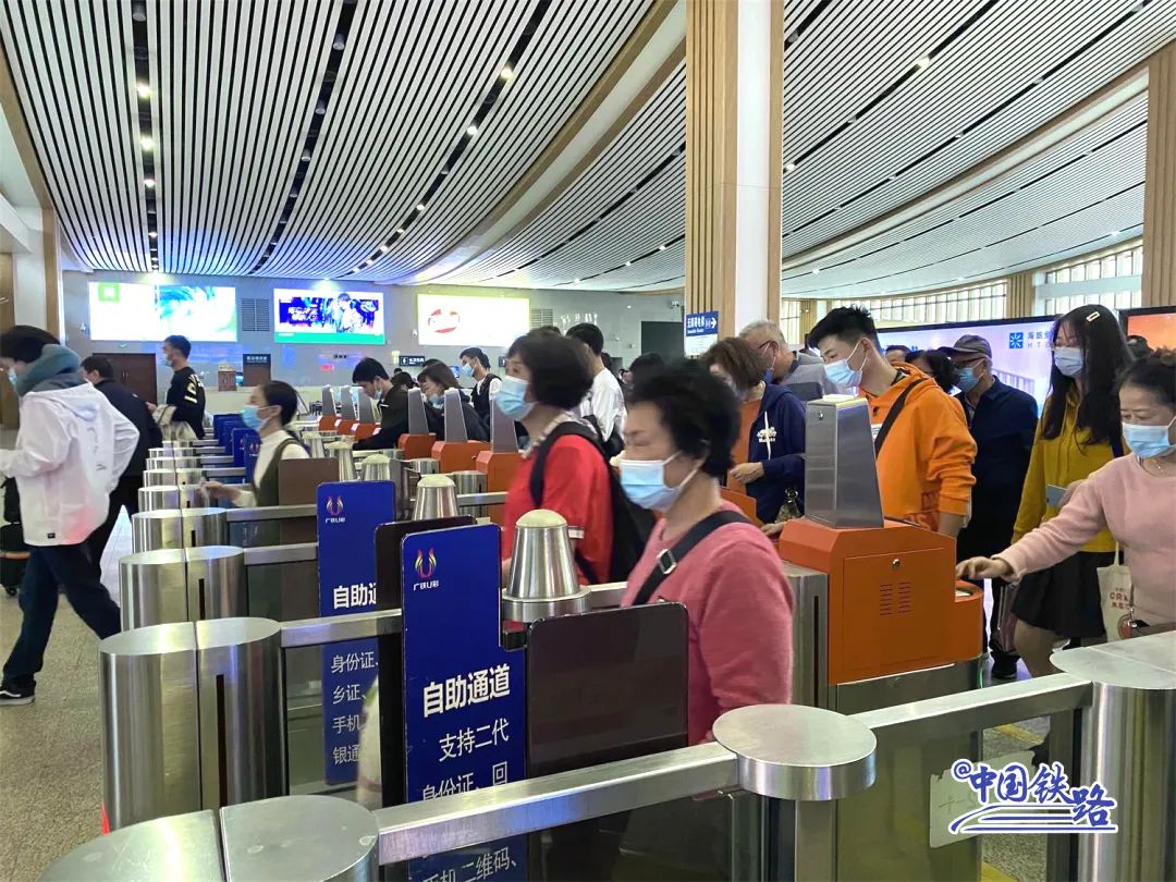 如何电话预订火车票,电话怎么预定火车票