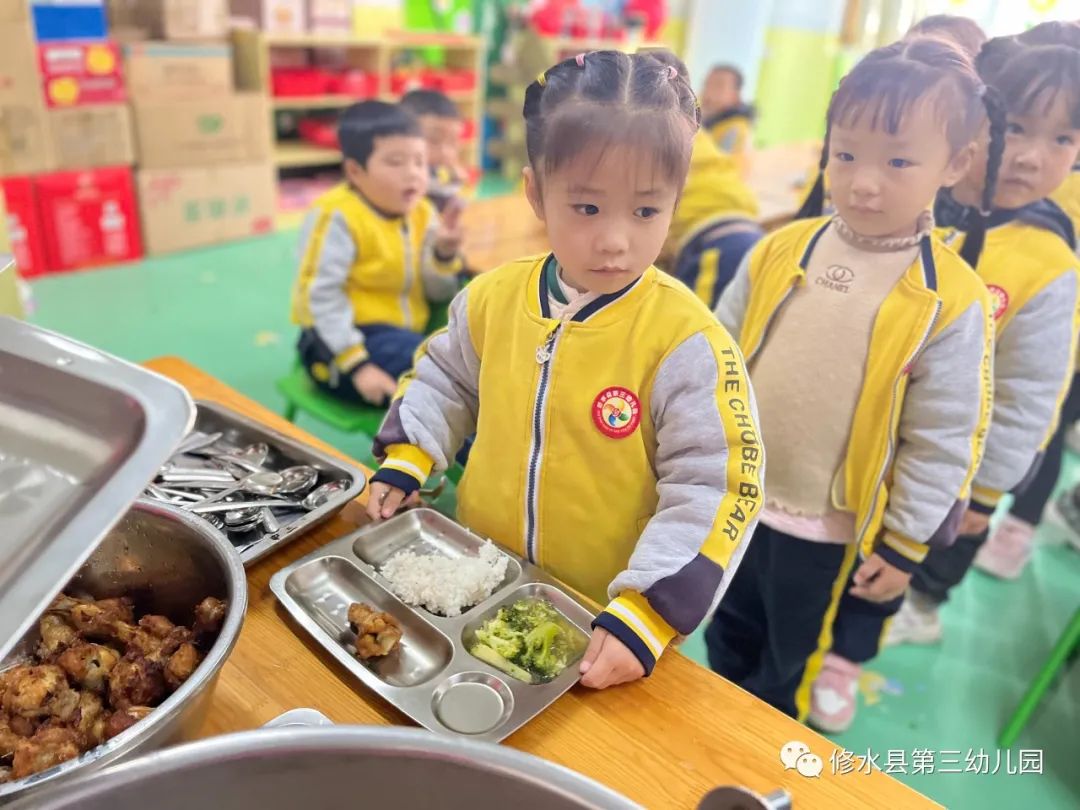 足球亲子活动开场致辞（亲子悦动，“足”梦童行-修水三幼开展线上足球日暨家长开放日活动）