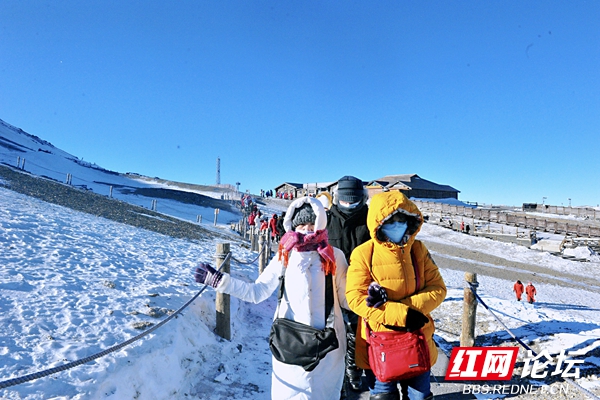 犹如冰雪圣境，冬季的长白山是一个让人心灵净化的地方