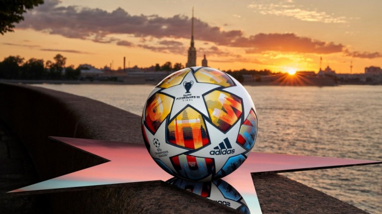 欧足联官网介绍淘汰赛用球：设计灵感来源于圣彼得堡“白夜”