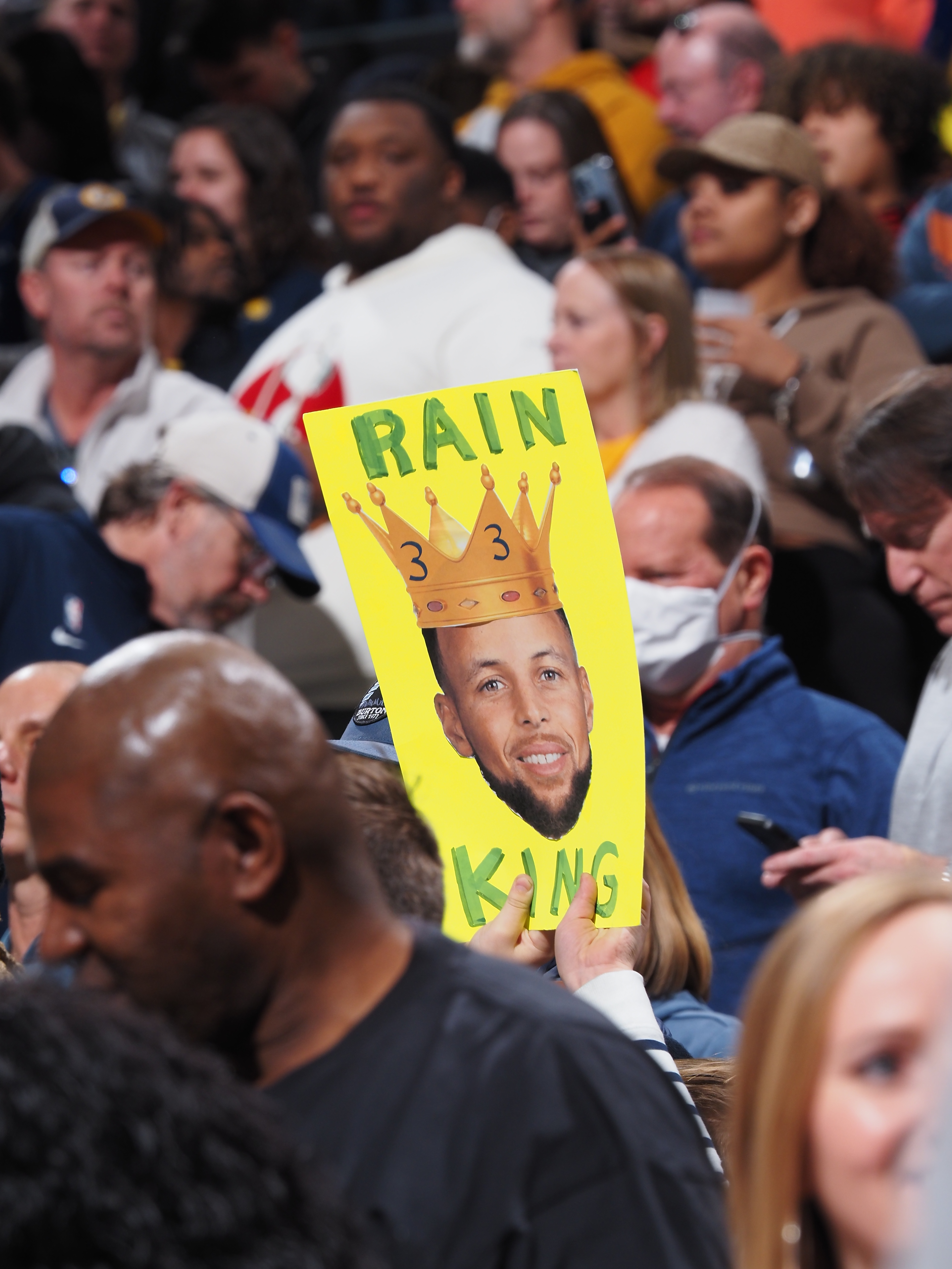 篮球比赛库里投了多少三分（2974个三分！库里超越雷·阿伦，加冕NBA历史三分王）