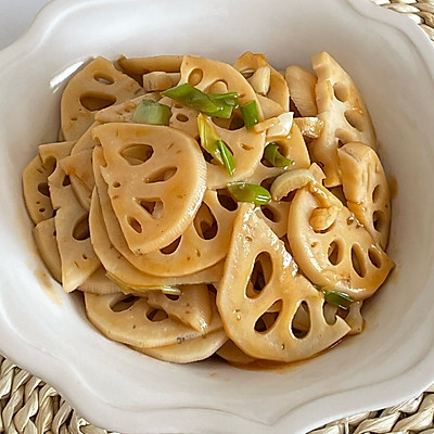 糖醋莲藕的做法(在家做#一学就会快手菜#糖醋藕片,比买的更好吃)