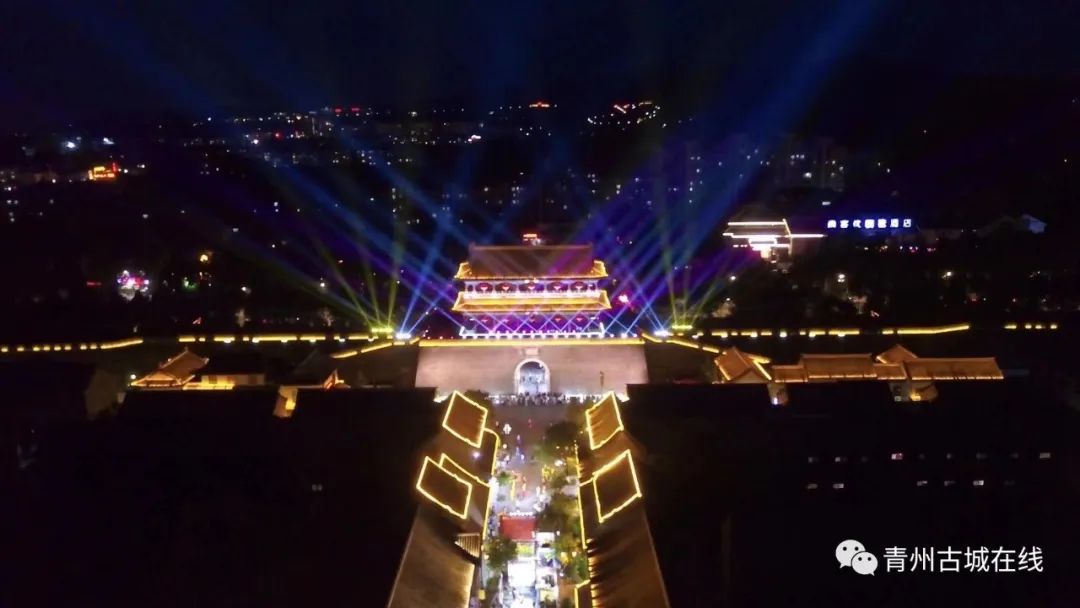 “一掬流年，满眼清欢”，行走的古城夜景~