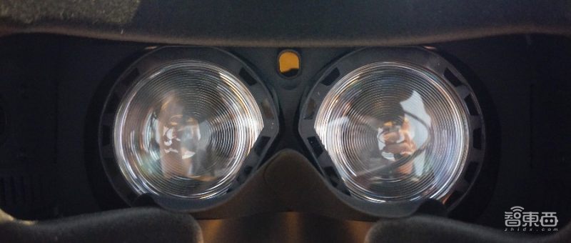 “元宇宙”這把火，燒到了中國微顯示屏