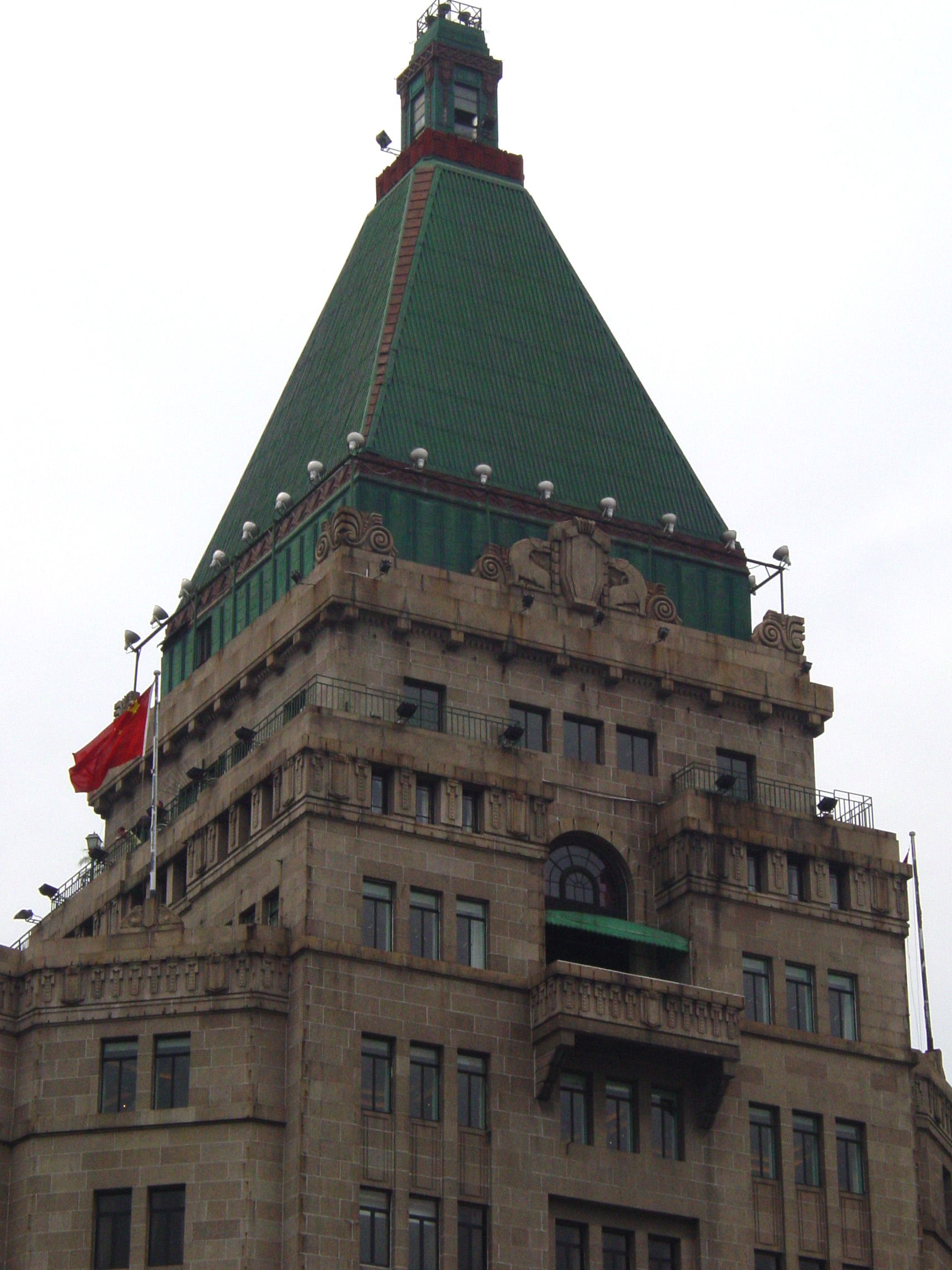 建筑可读丨和平酒店：现代上海建筑全面走向装饰艺术风格