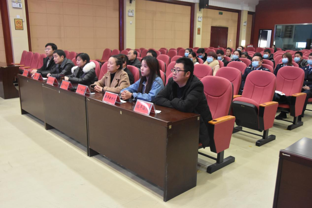 镇平县举办2021年度诚信建设“红黑榜”新闻发布会