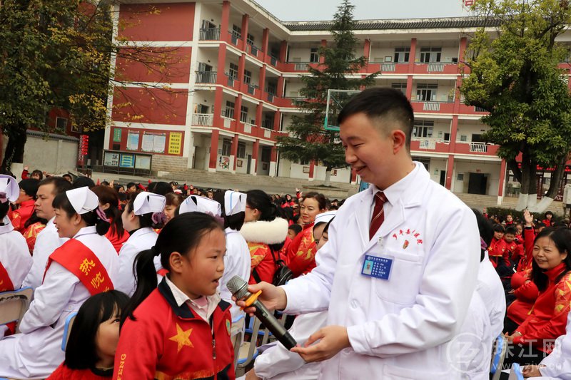 中药药香满校园 心理健康伴永远——罗平县中医医院“中医药文化心理健康知识”走进腊峰小学