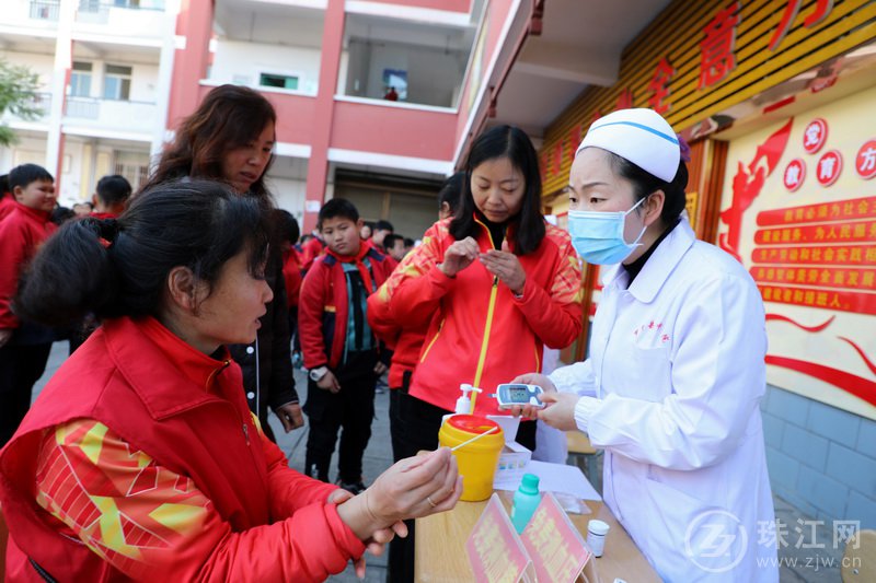 中药药香满校园 心理健康伴永远——罗平县中医医院“中医药文化心理健康知识”走进腊峰小学