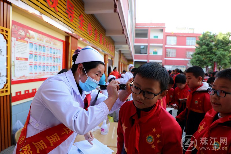 中药药香满校园 心理健康伴永远——罗平县中医医院“中医药文化心理健康知识”走进腊峰小学