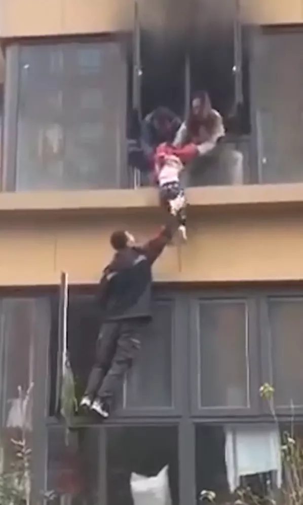 2021年的这些照片，我们不会忘记