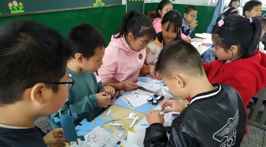 广信区枫岭头小学“趣”中有“思”“趣”而生“智”(图2)