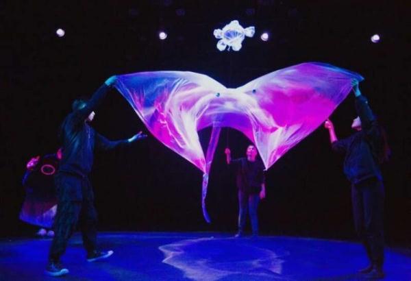 中国儿艺《极简创造》_为塑料袋塑料管“注入灵魂”6图  第1张