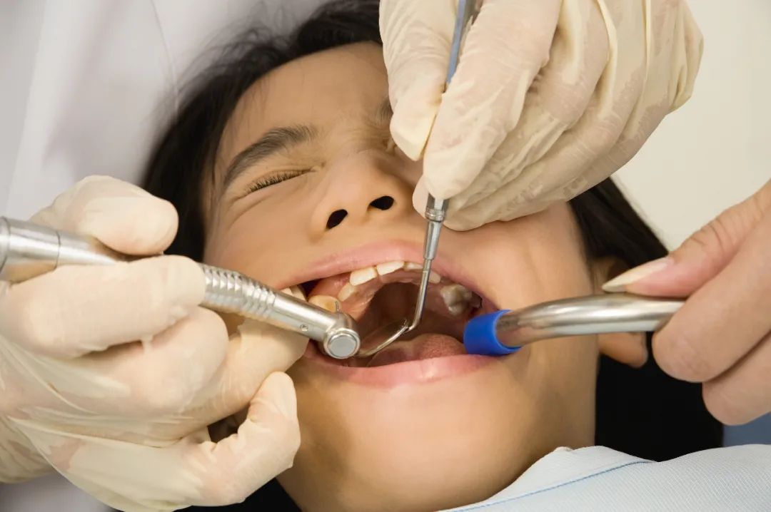 严肃研究：牙医为什么成了女孩们的新幻想对象？
