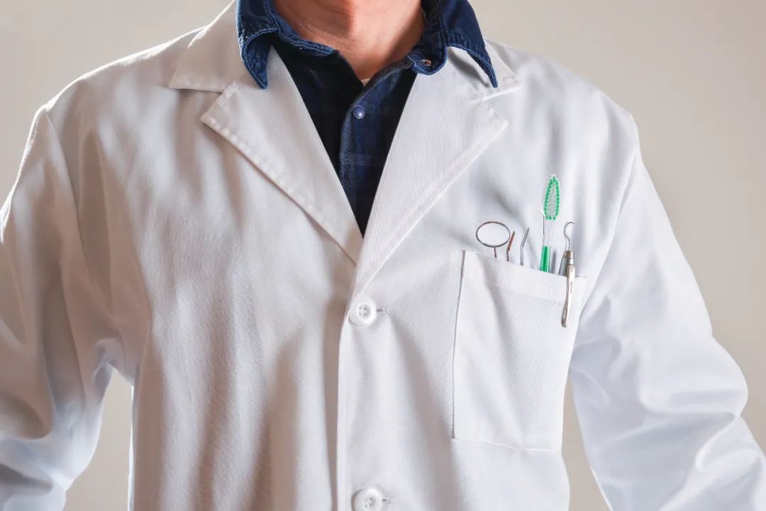 严肃研究：牙医为什么成了女孩们的新幻想对象？