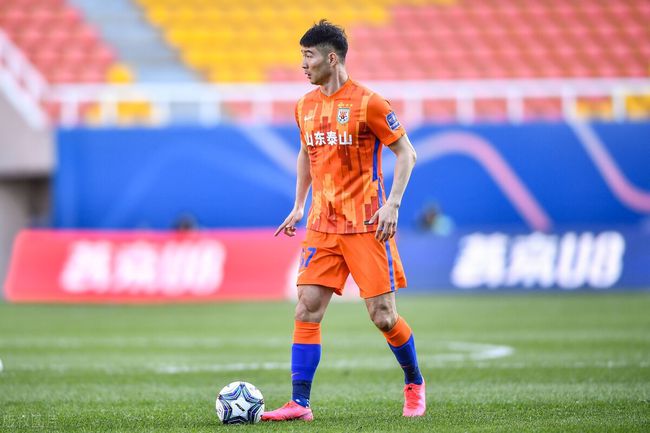 时隔11年山东泰山再夺中超冠军郝伟成历史第一人