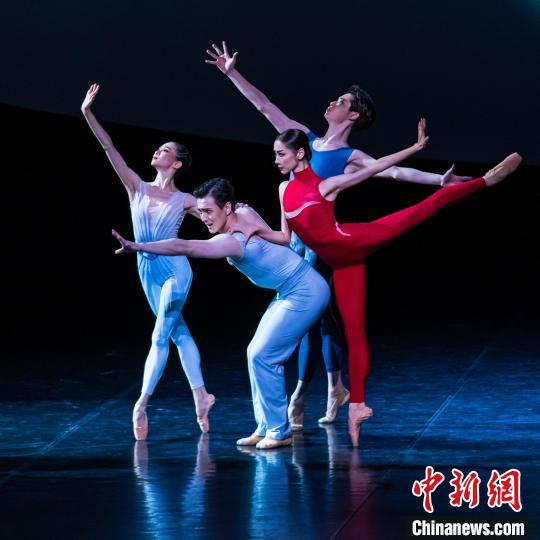线上线下共同见证《世纪》为第五届中国国际芭蕾演出季闭幕