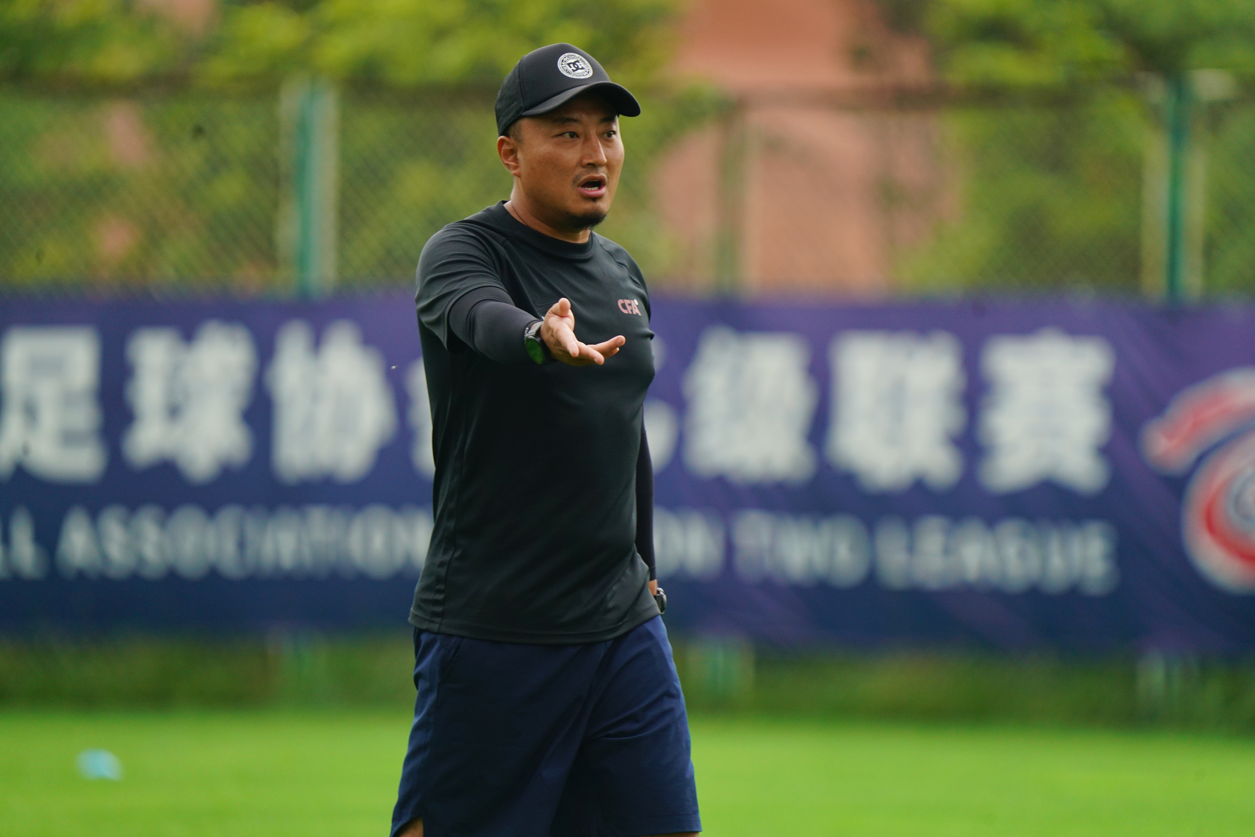 亚足联c级教练员通过(即将拿到职业级教练证,王洪亮迎来"新身份")