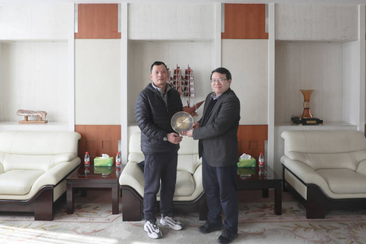 30年前的100元，背后故事曲折感人！浙中医大收到一份特别的新年礼物