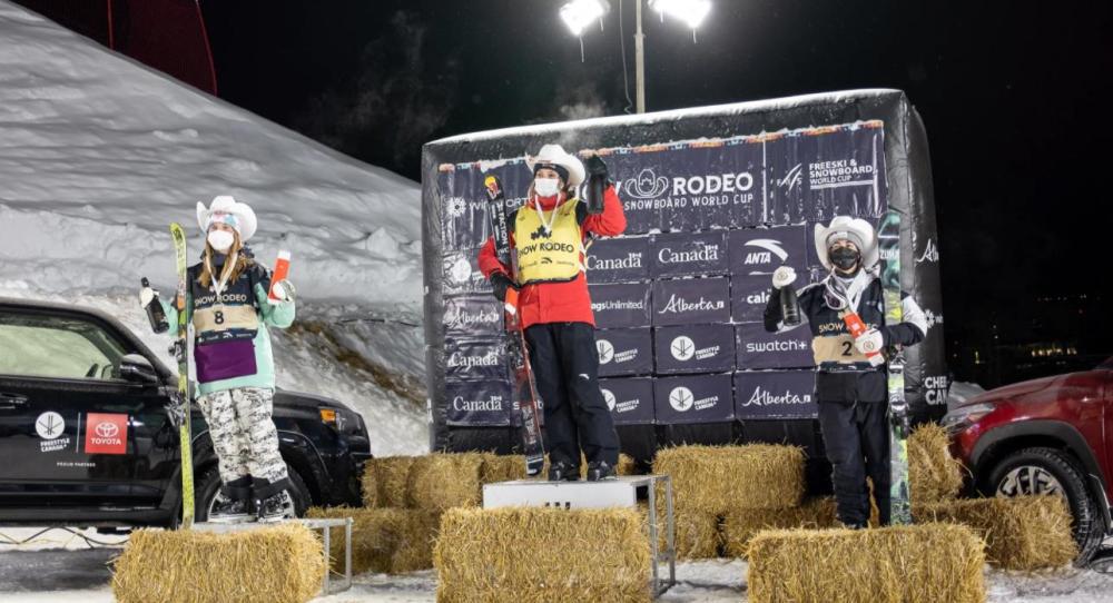 谷爱凌国际雪联自由式滑雪世界杯(走近冬奥｜谷爱凌再夺国际雪联自由式滑雪世界杯分站赛冠军)