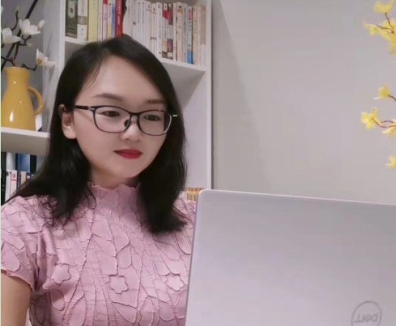 2022年，请在“老师”前加一个形容词