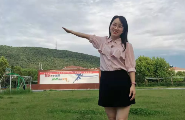 2022年，请在“老师”前加一个形容词