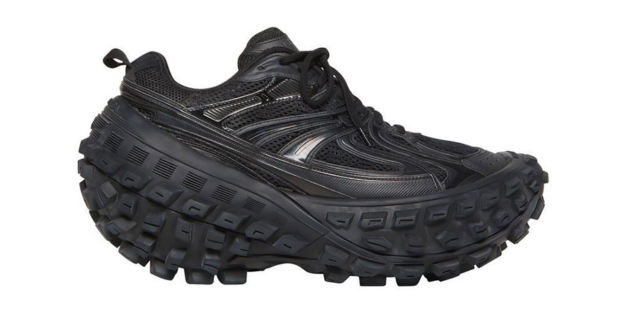每周鞋报：Louis Vuitton 推出运动鞋、YEEZY 450 新配色亮相