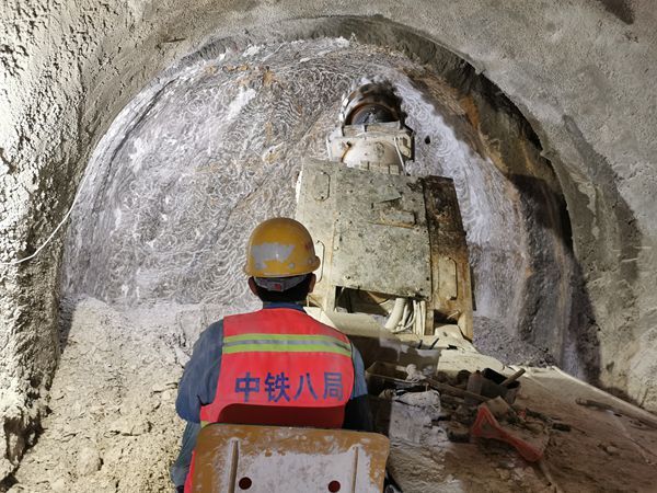 地铁3号线提速 花果园核心区隧道掘近双子塔