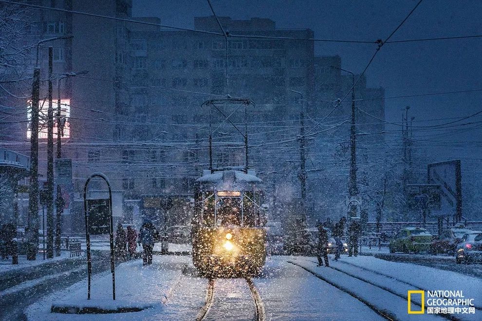 小寒 | 晚来天欲雪，能饮一杯无？